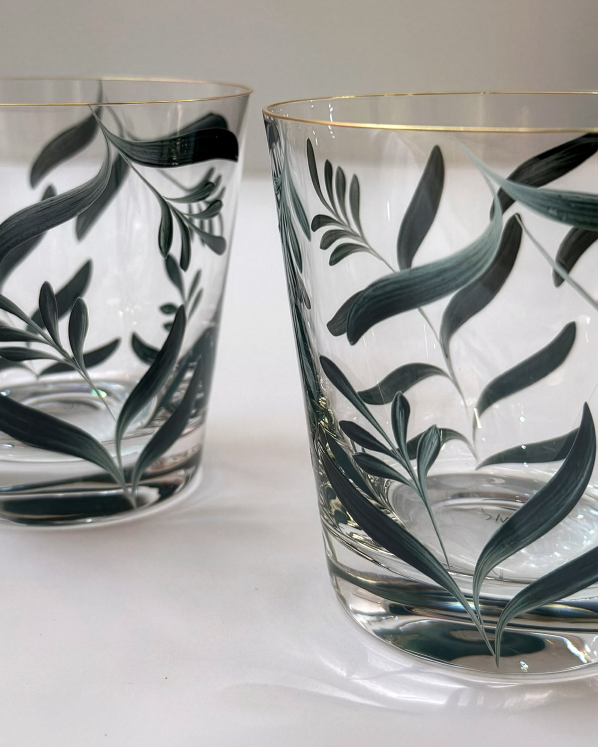 Vasos Saanen · cristalería pintada a mano en verde mar · Los Vasos de Agua Clara