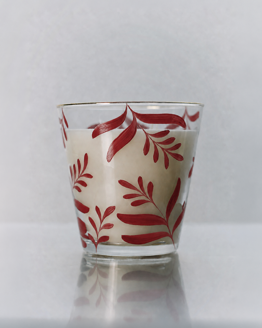 Vela Grande Saanen · cristalería pintada a mano en rojo inglés · Los Vasos de Agua Clara