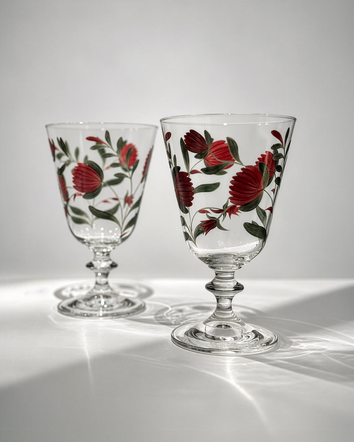 Copas Jaipur · cristalería pintada a mano en rojo inglés · Los Vasos de Agua Clara