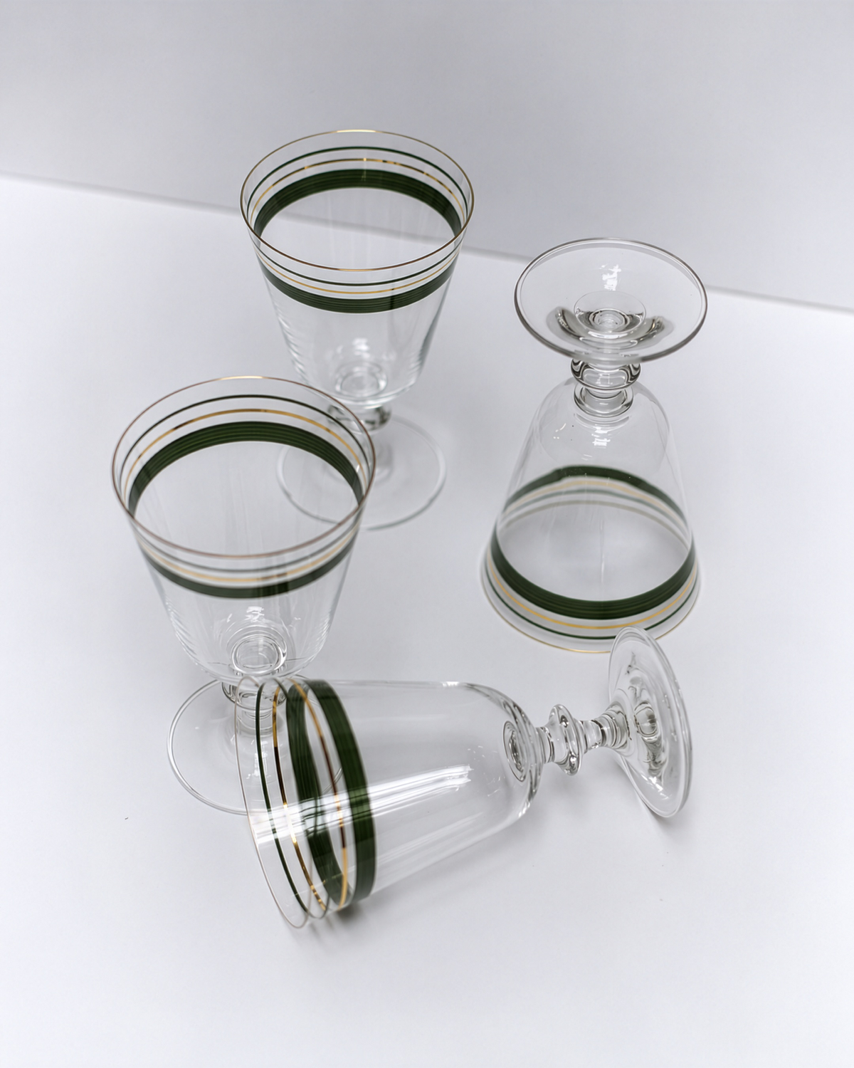 Paris Wine Glasses · glassware hand-painted in forest green · Los Vasos de Agua Clara