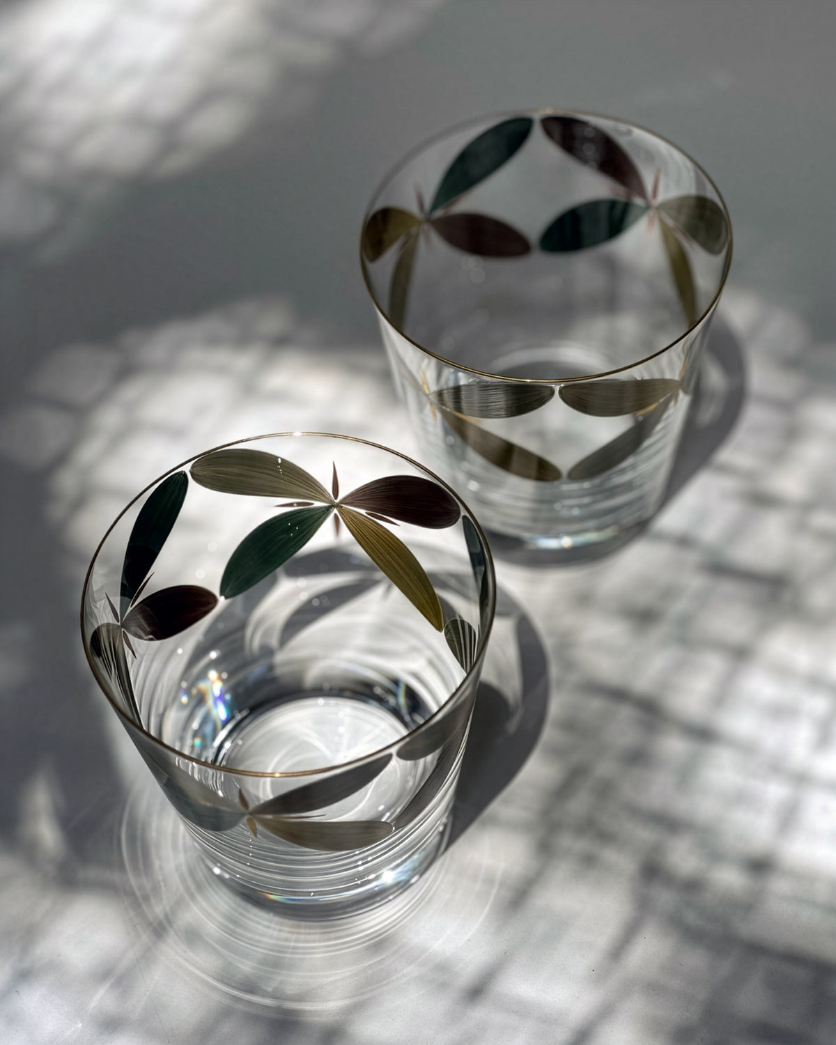 Vasos Holland y Copas París · cristalería pintada a mano, vista 3 · Los Vasos de Agua Clara
