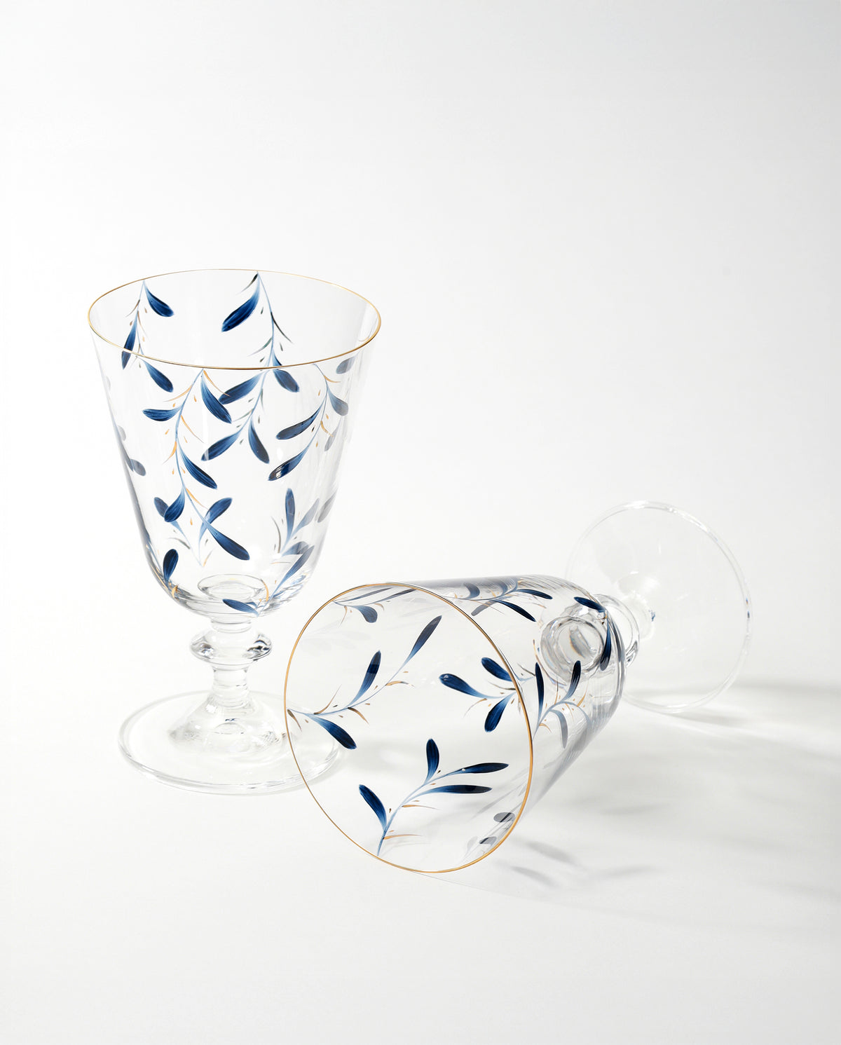Set Palawan - París · cristalería pintada a mano en azul noche · Los Vasos de Agua Clara