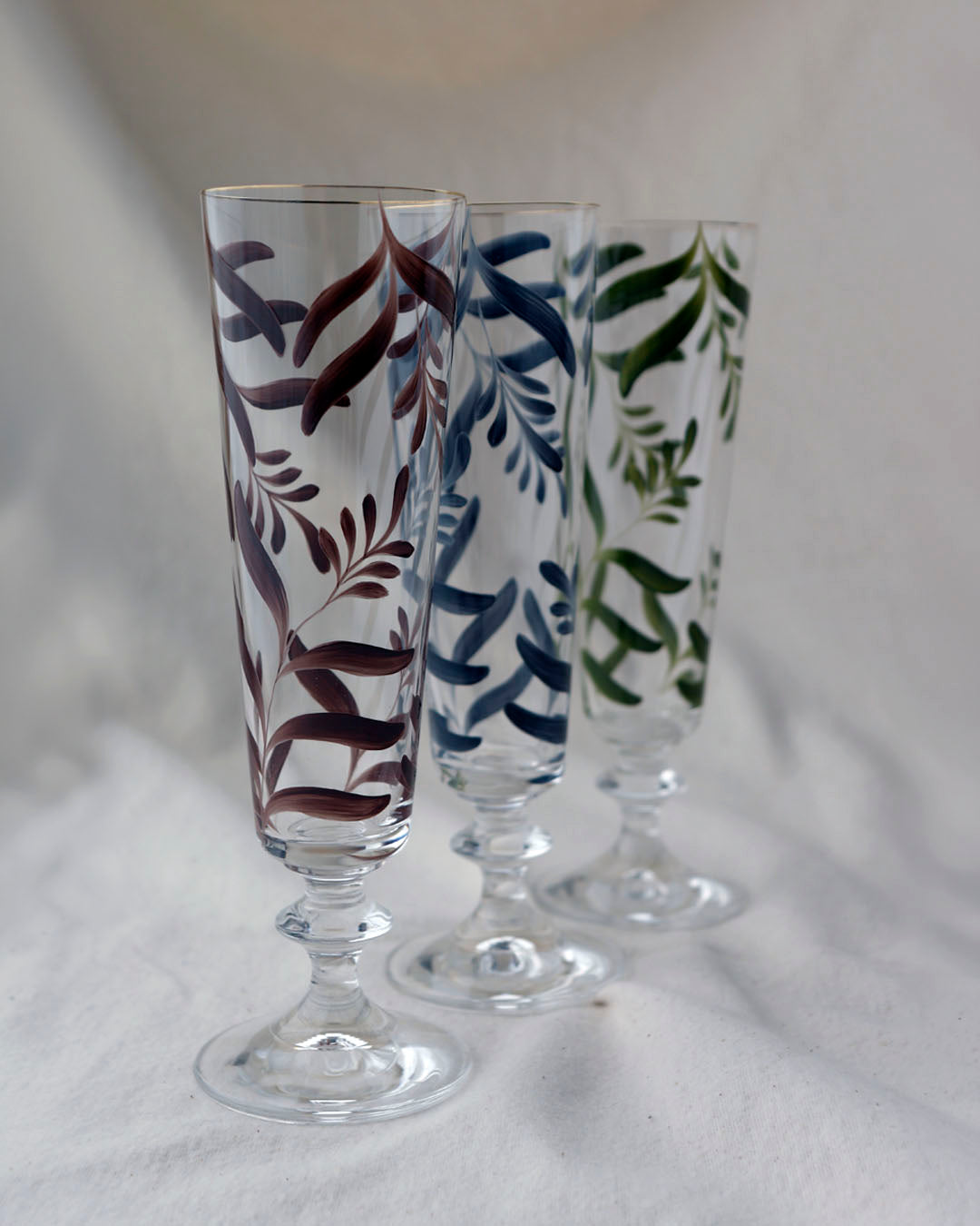 Saanen Champagne Glasses · hand-painted glassware, view 3 · Los Vasos de Agua Clara