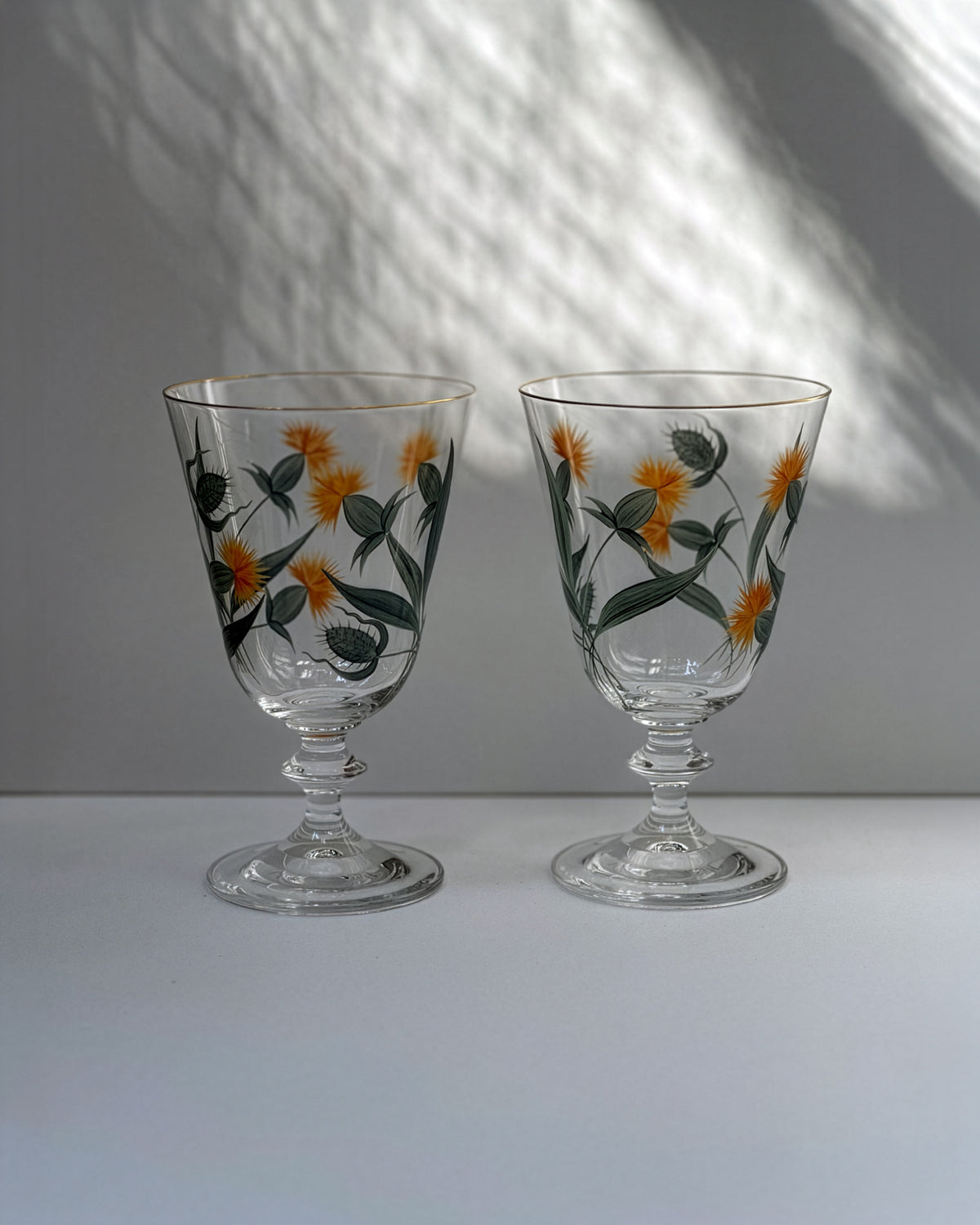 Saint Rémy Jug & Wine Glasses · glassware hand-painted in orange · Los Vasos de Agua Clara