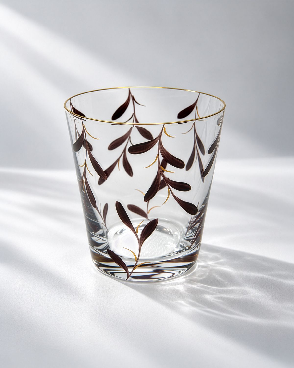 Vasos Palawan · cristalería pintada a mano en marrón · Los Vasos de Agua Clara