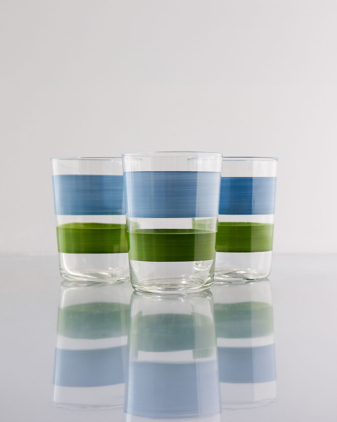 Vasos Portofino Bicolor · cristalería pintada a mano en varios colores · Los Vasos de Agua Clara