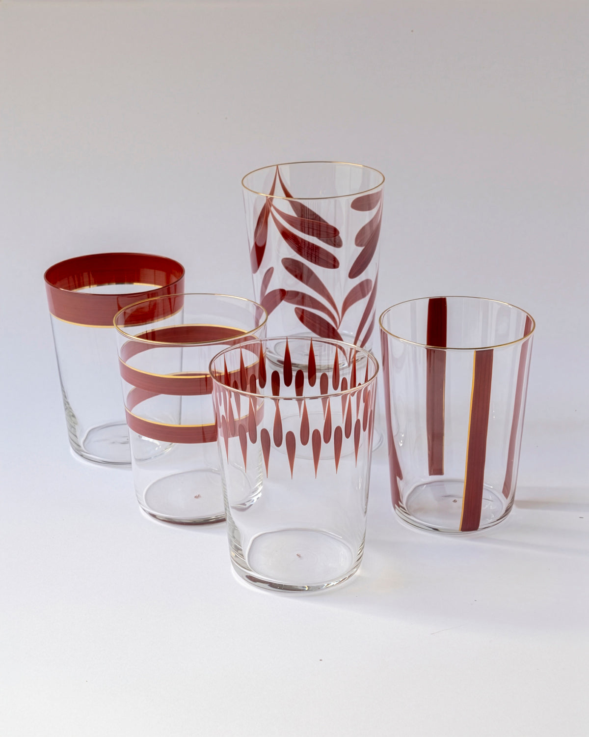 Vasos Soul Monocolor · cristalería pintada a mano en rojo inglés · Los Vasos de Agua Clara