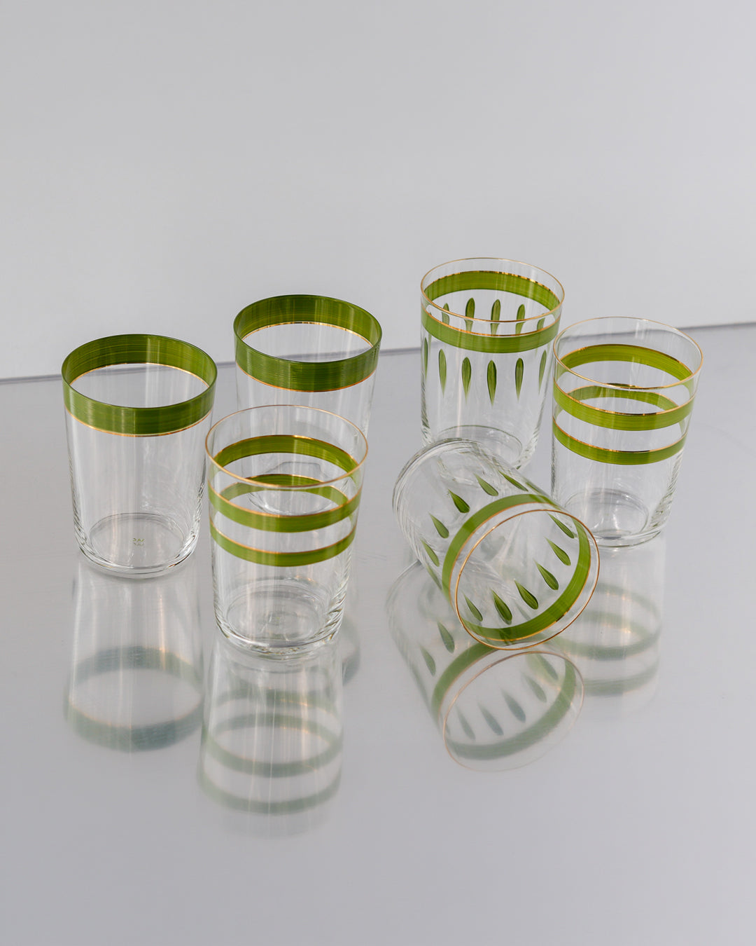 Vasos Soul Monocolor · cristalería pintada a mano en verde limón · Los Vasos de Agua Clara