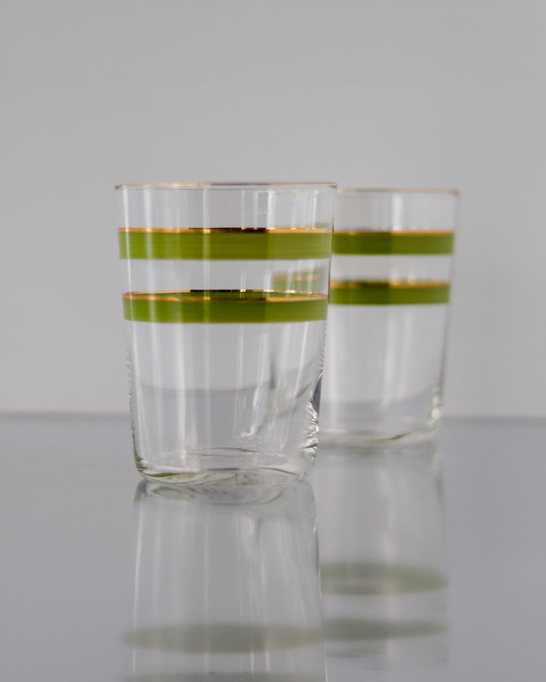 Vasos Soul Monocolor · cristalería pintada a mano en verde limón · Los Vasos de Agua Clara