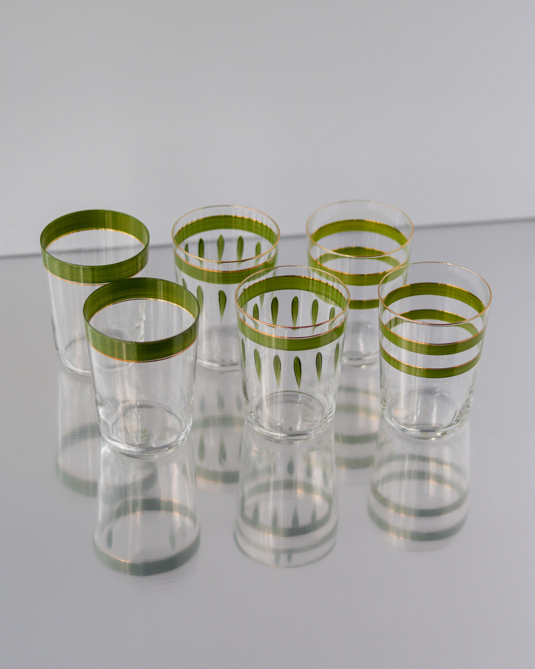 Vasos Soul Monocolor · cristalería pintada a mano en verde limón · Los Vasos de Agua Clara