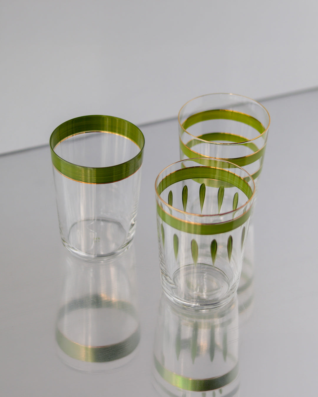 Vasos Soul Monocolor · cristalería pintada a mano en verde limón · Los Vasos de Agua Clara