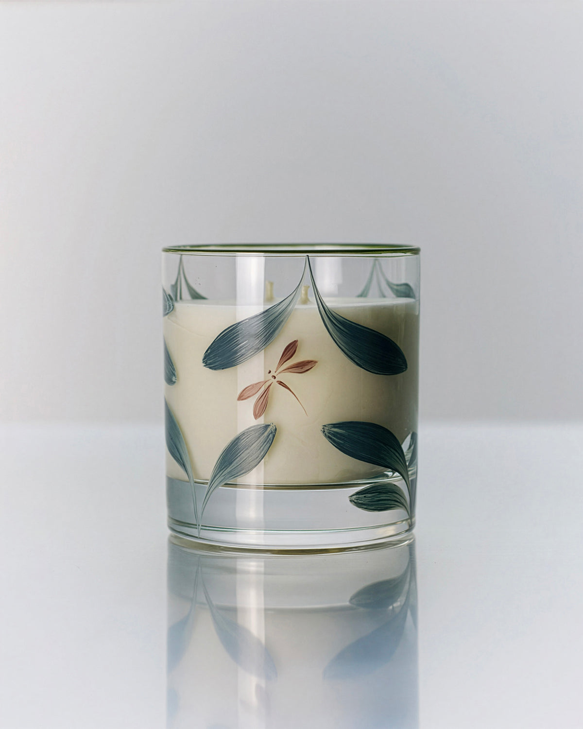 Vela Melides · cristalería pintada a mano en azul grisaceo · Los Vasos de Agua Clara